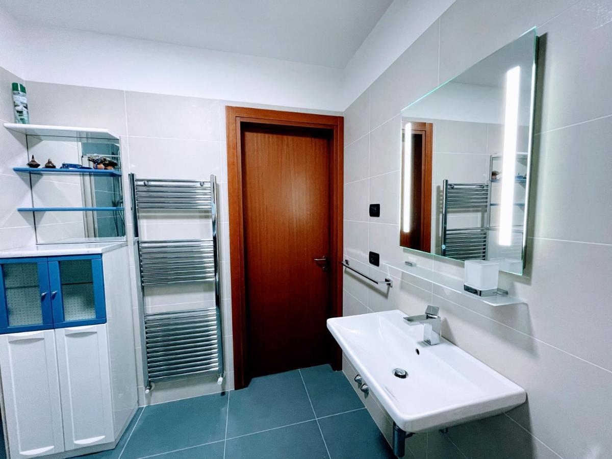 Appartamento Lombardi Riva del Garda Exterior photo