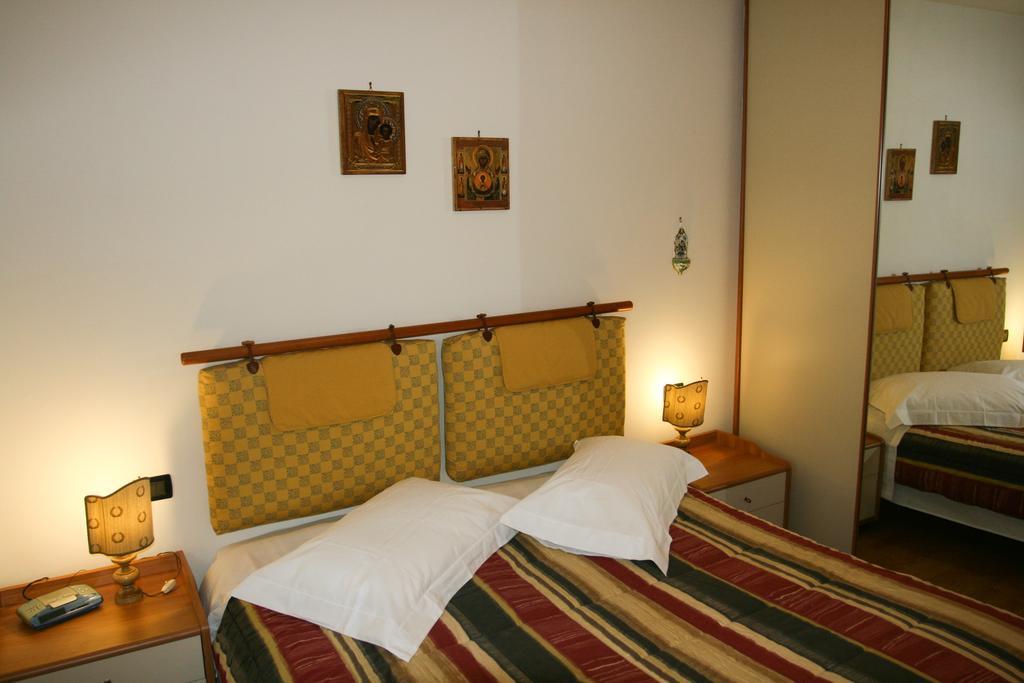 Appartamento Lombardi Riva del Garda Exterior photo